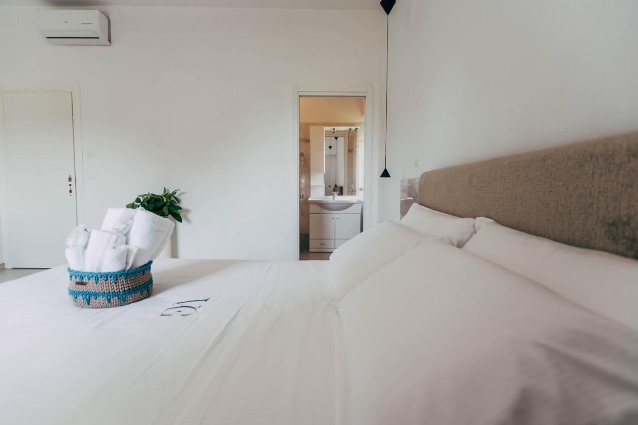 Villa Giulietta Hotel กัสตีลยอนเชลโล ภายนอก รูปภาพ