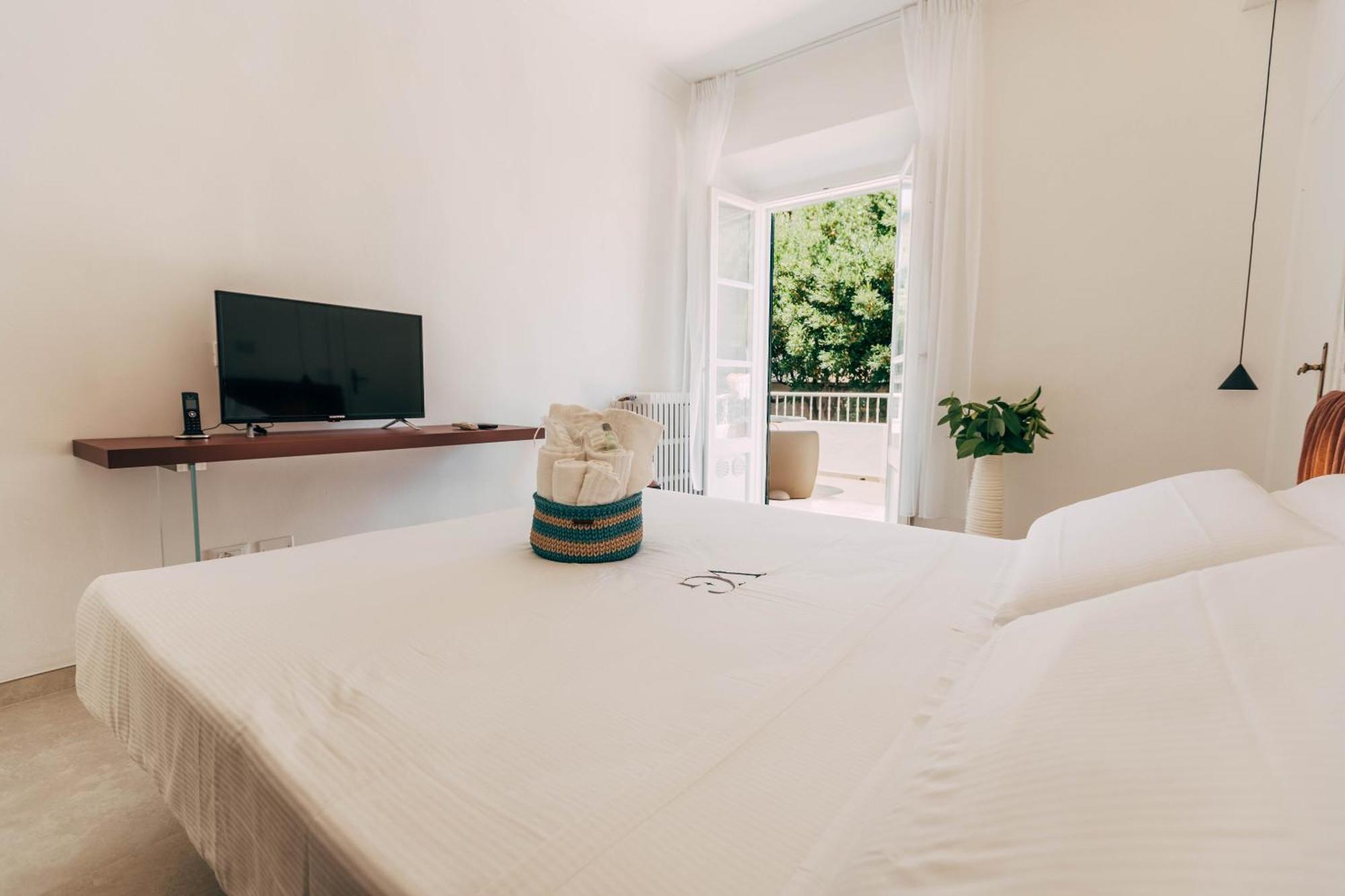 Villa Giulietta Hotel กัสตีลยอนเชลโล ภายนอก รูปภาพ
