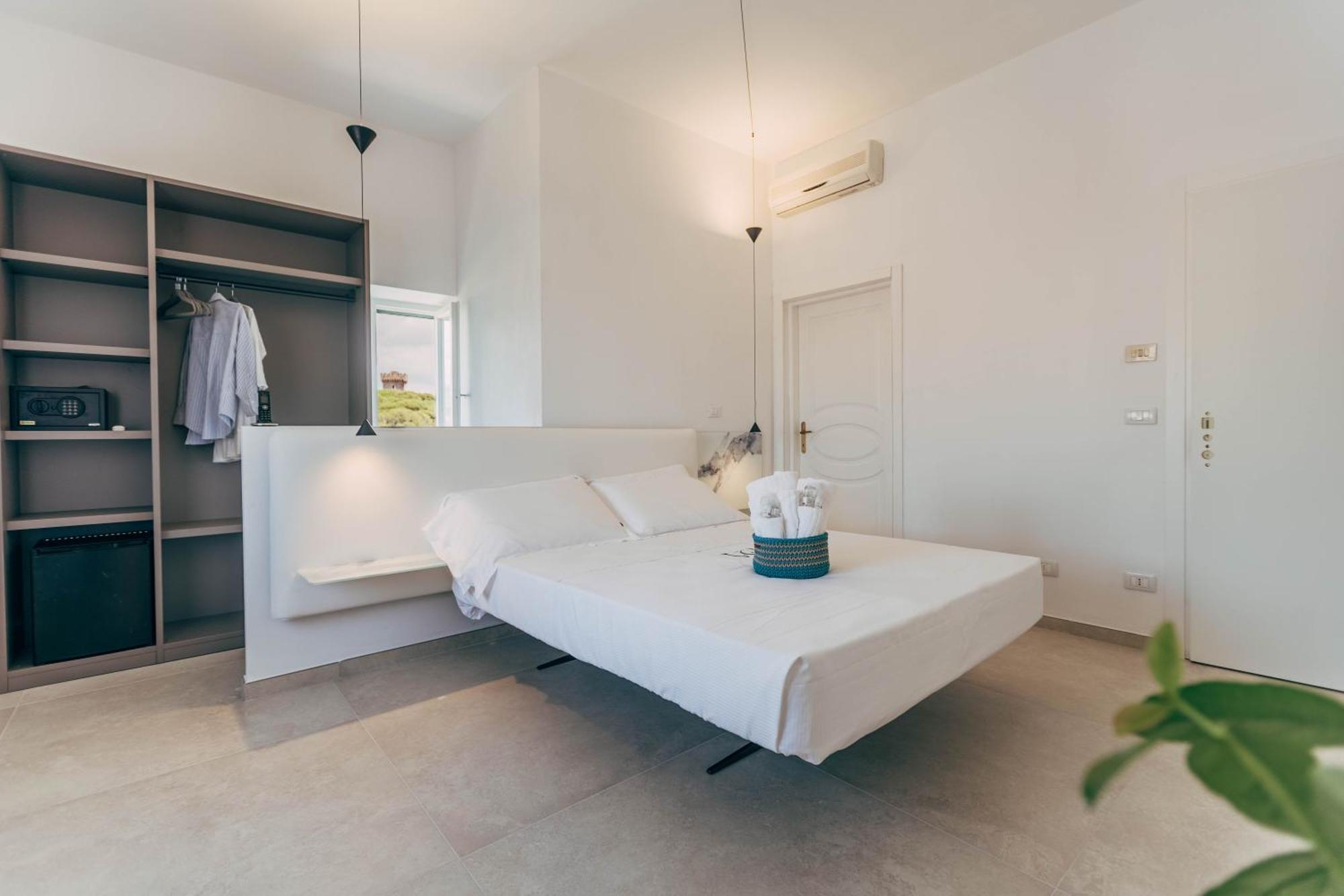 Villa Giulietta Hotel กัสตีลยอนเชลโล ภายนอก รูปภาพ