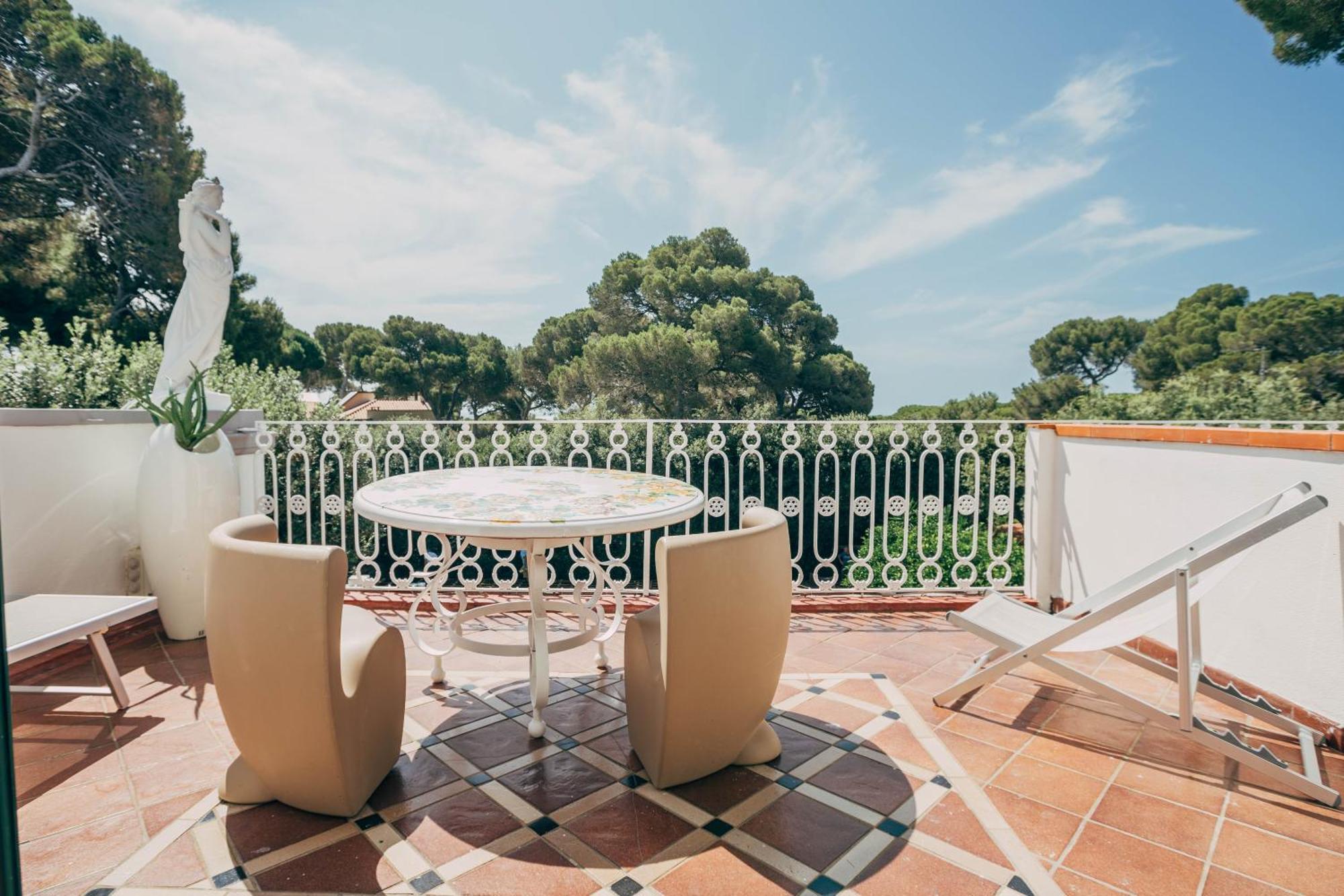 Villa Giulietta Hotel กัสตีลยอนเชลโล ภายนอก รูปภาพ