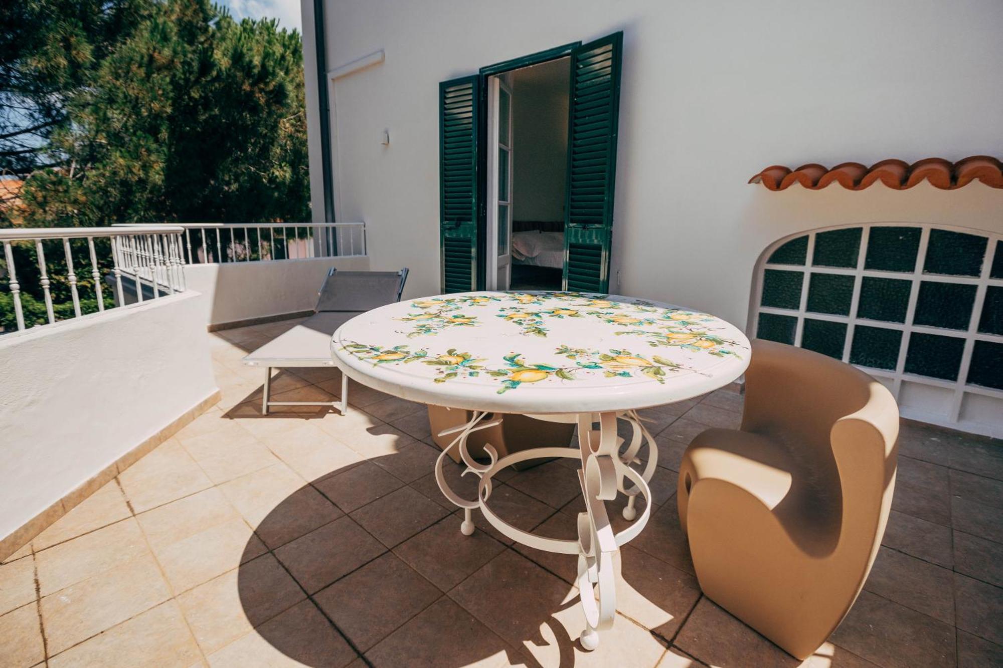 Villa Giulietta Hotel กัสตีลยอนเชลโล ภายนอก รูปภาพ